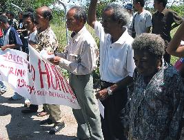 Local people demonstrate against GSDF deployment in E. Timor